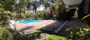 Casa térrea, ampla com piscina privativa, garagem para 4 carros e 3 motos- 500m da Praia de Pernambuco